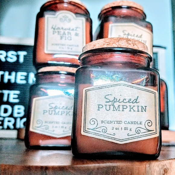 NEW! AMBER GLASS FALL SPICED PUMPKIN CANDLE - Picture 2 of 2
